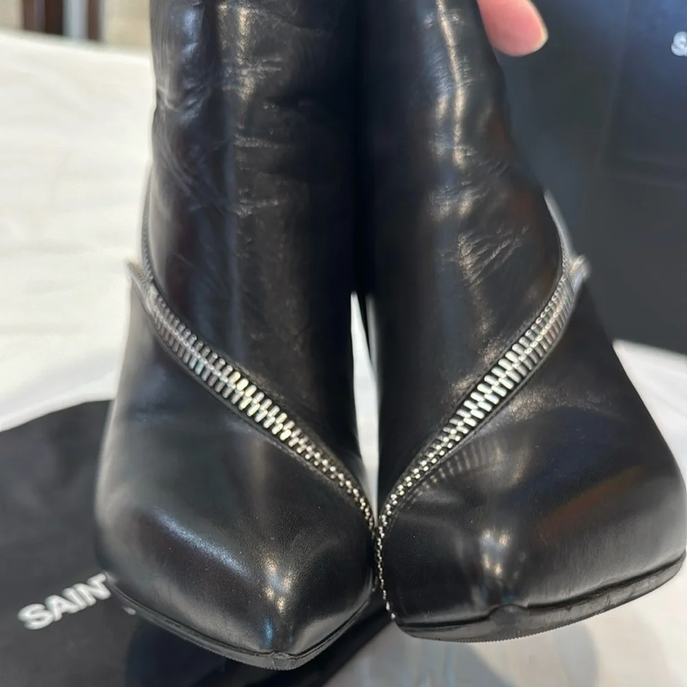 Saint Laurent Black and White Ankle Boots - Picture 6 of 16